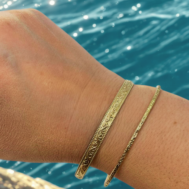 14K Gold Moroccan Bangle