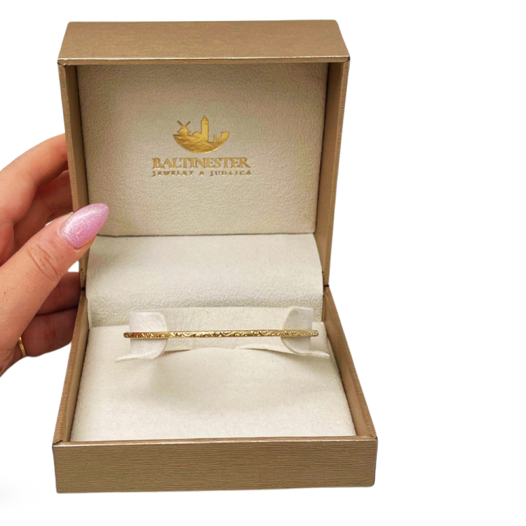 14K Gold Moroccan Bangle