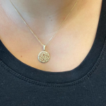 Shema Yisrael Round Medallion Pendant in 14k Gold – Medium