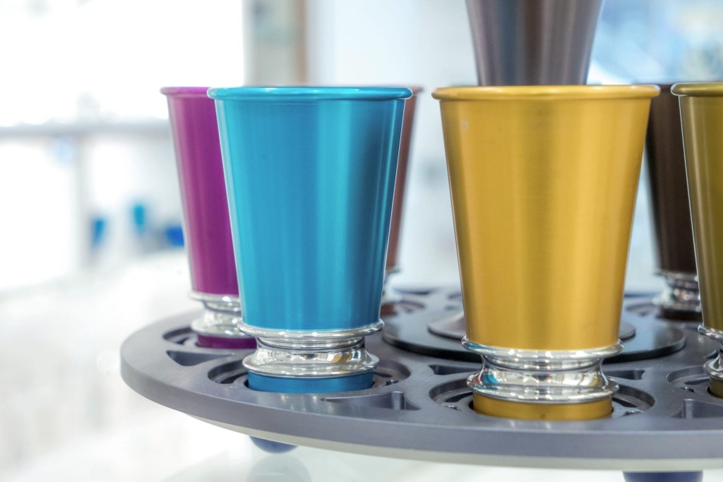 Multi-Color Wine Fountain with 8 Kiddush Cups
