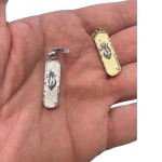 Mezuzah Shin Pendant – 14k Gold Oval