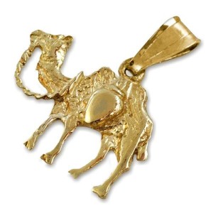 Camel Pendant in 14k Gold