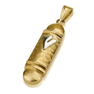 14k Gold Hammered Round Mezuzah Pendant
