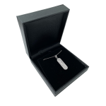 Mezuzah Shin Pendant – 14k Gold Oval